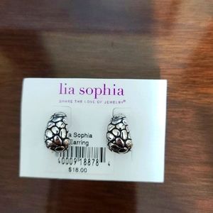 Lia sophia earrings